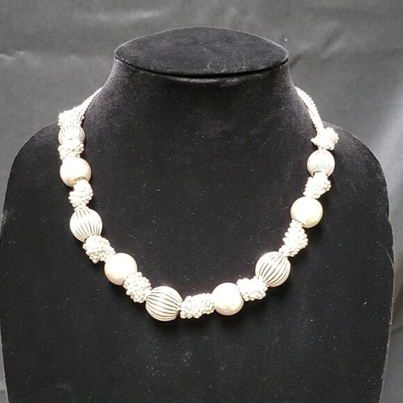 LIZ CLAIBORNE SILVER BEADED NECKLACE NWT - Picture 1 of 7